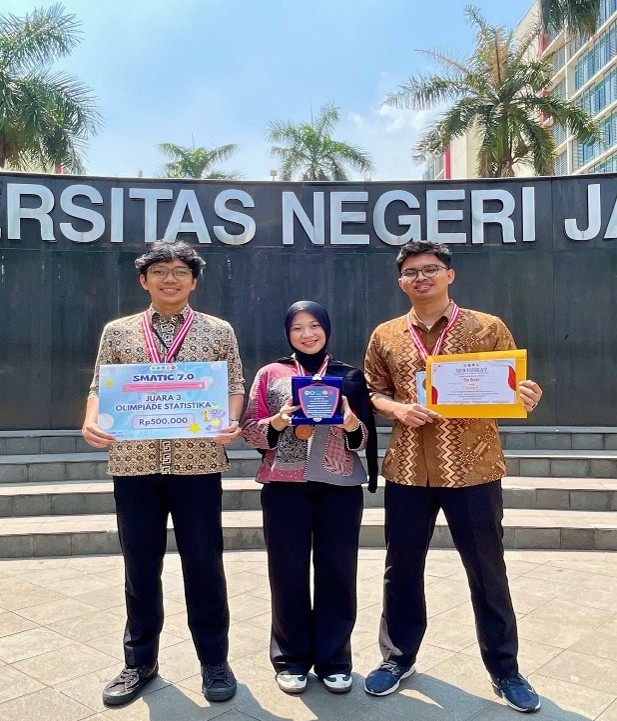 TIM STATISTIKA UNDIP JUARA III SMART STATISTICS 7.0 (SMATICS 7.0)