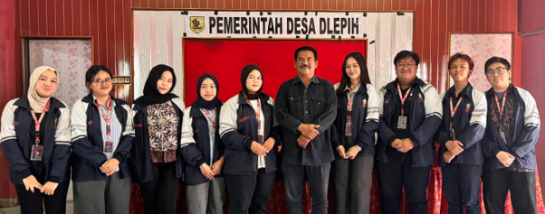 Team II KKN UNDIP Promotes Digitalization of Dlepih Village MSMEs through a Local Product Catalog Website